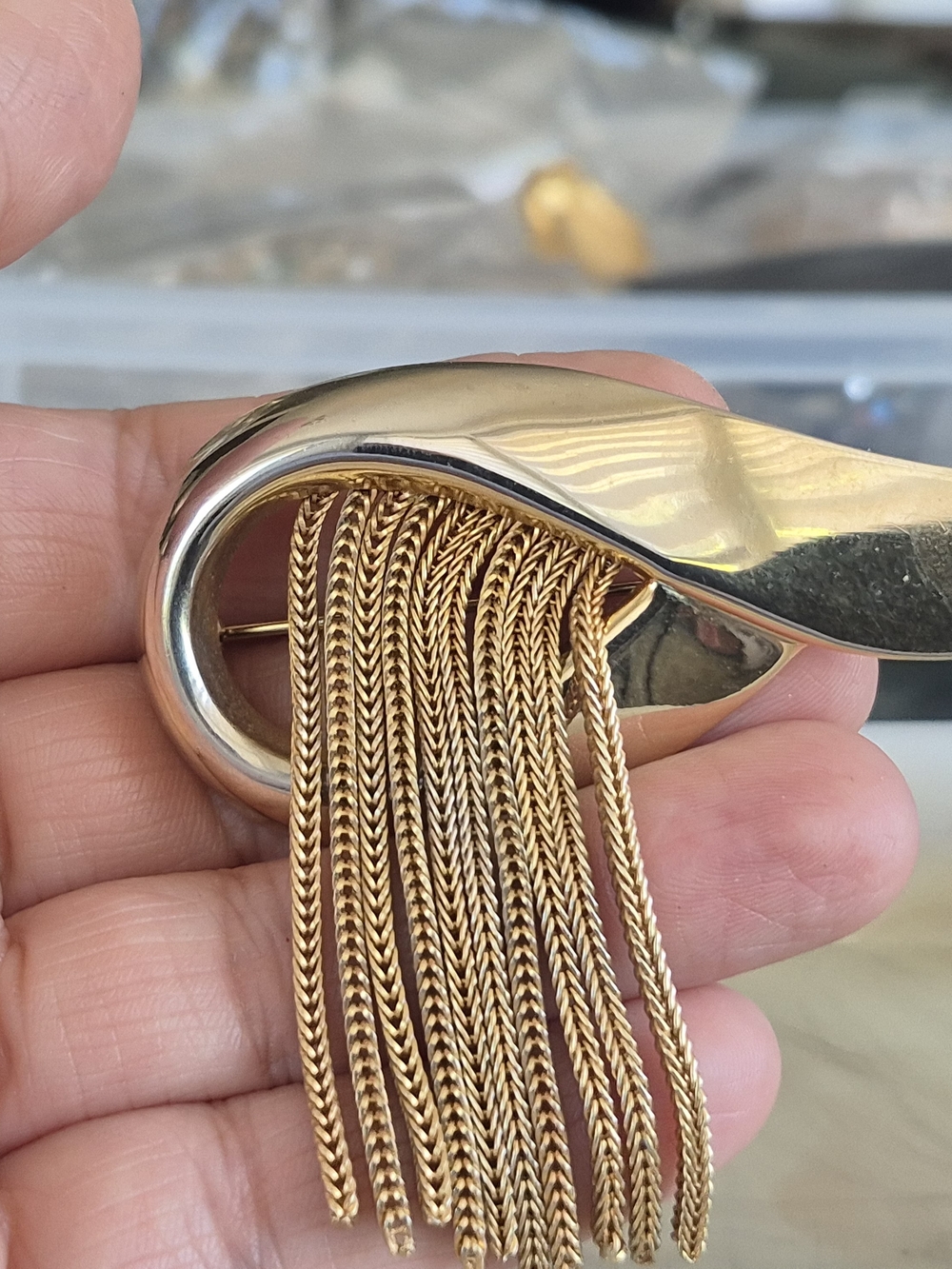Gold Sculptural Tassel Brooch - Picture 3 of 4
